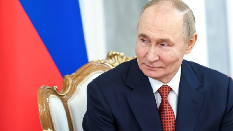 Путин подари мотоциклет на жител на Аляска
